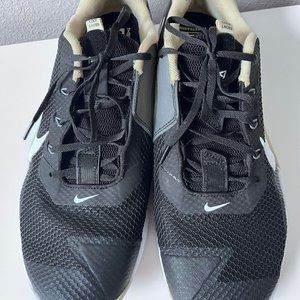 nice Metcon 7 Blak    Mens size 16